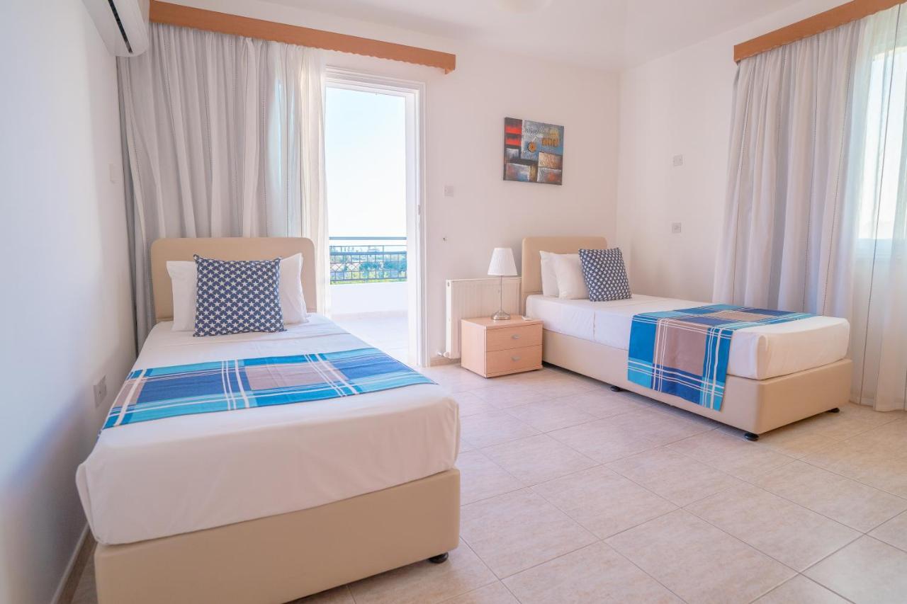 Bella Katerina By Prestige Bookings Coral Bay Bagian luar foto