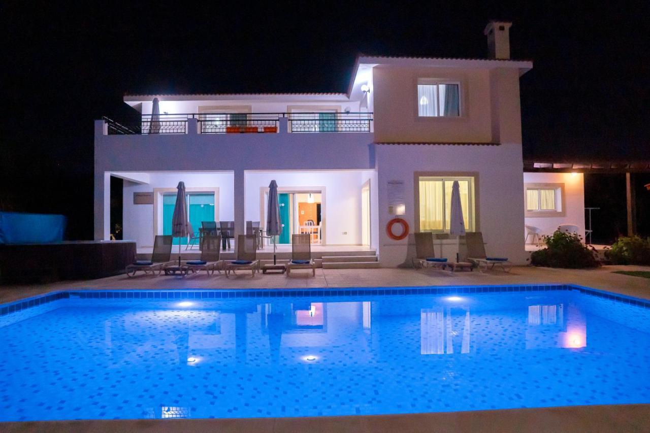 Bella Katerina By Prestige Bookings Coral Bay Bagian luar foto