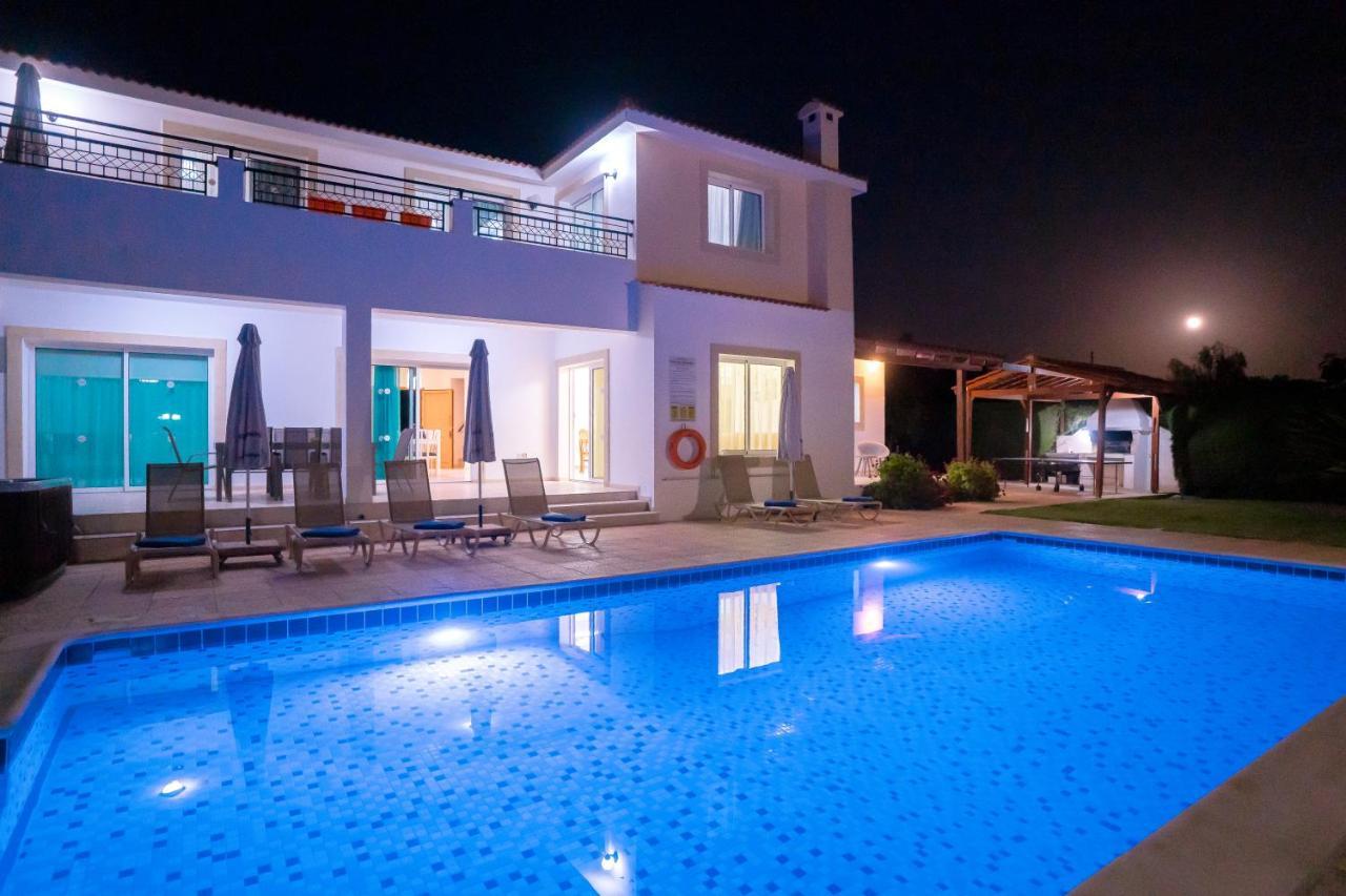Bella Katerina By Prestige Bookings Coral Bay Bagian luar foto