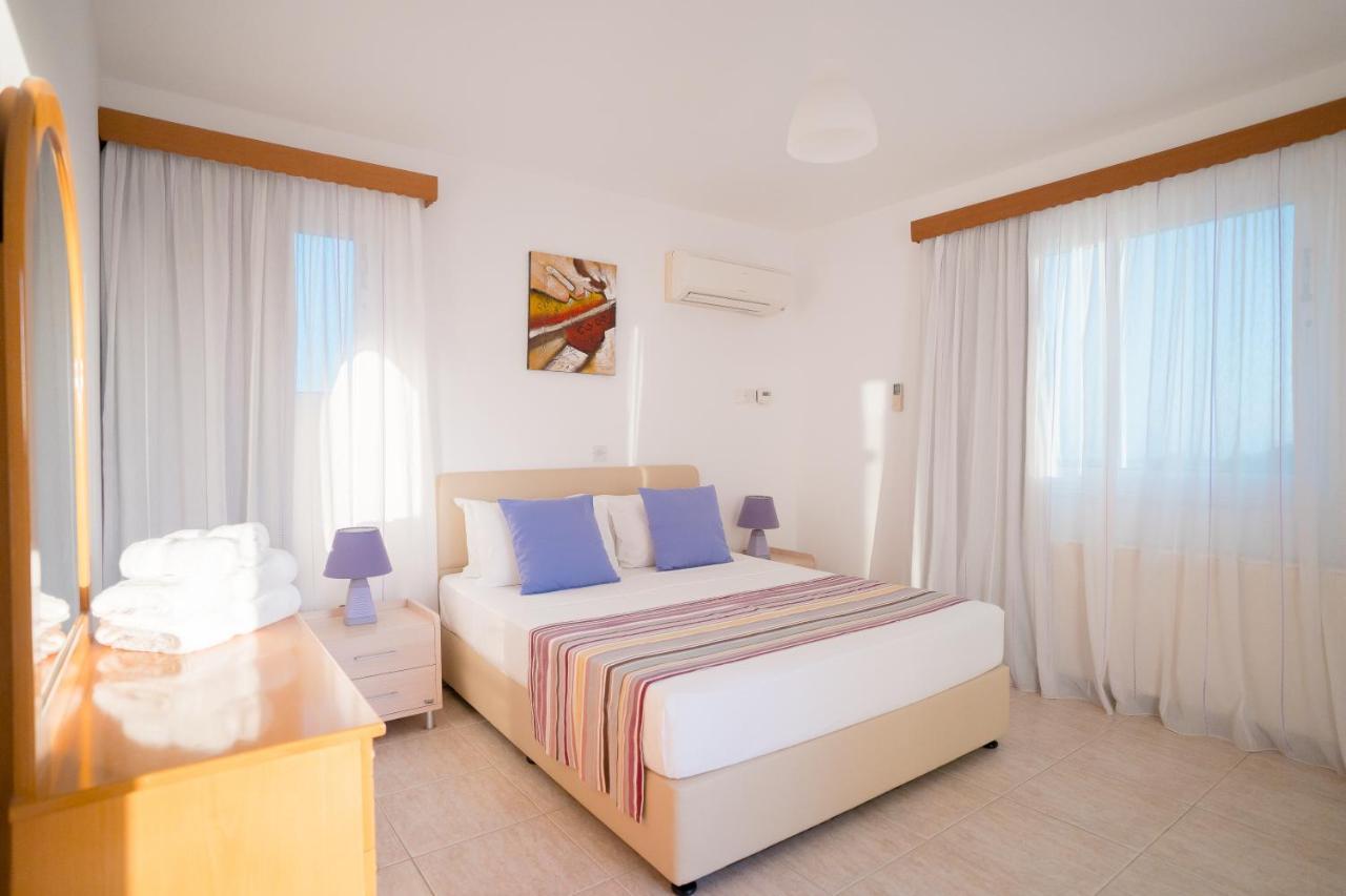 Bella Katerina By Prestige Bookings Coral Bay Bagian luar foto